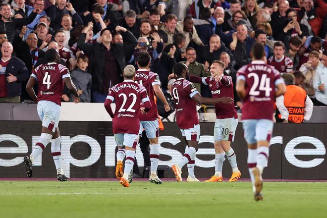 纽里奇客场逆转沃特福德,英超保级形势稍有缓解的简单介绍 纽里奇客场逆转沃特福德,英超保级形势稍有缓解的简单介绍