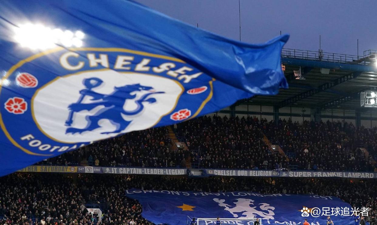 关于阿贾克斯获得法甲联赛客场胜利，取得三连胜的信息